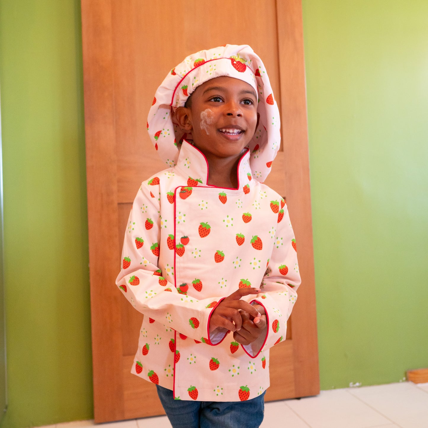 A Leading Role x Strawberry Shortcake Child Chef Jacket Dress Up